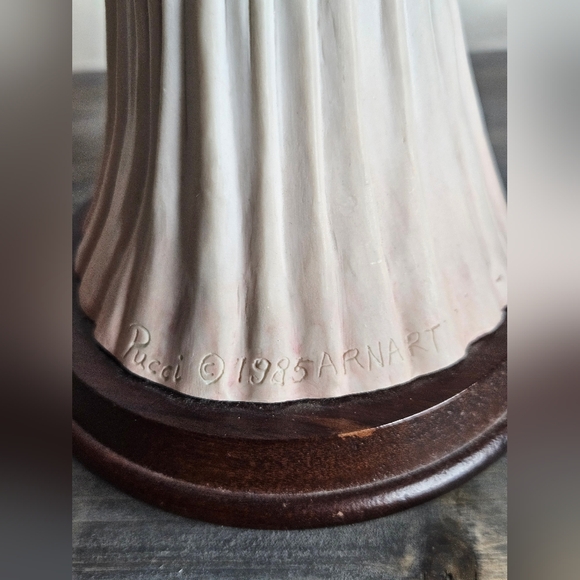 Vintage Arnart Pucci Victorian Woman With Glasses& Boa Figurine. - Picture 6 of 13